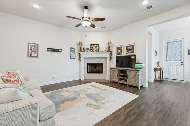 815 Wolf Springs Road, Ferris, TX 75125