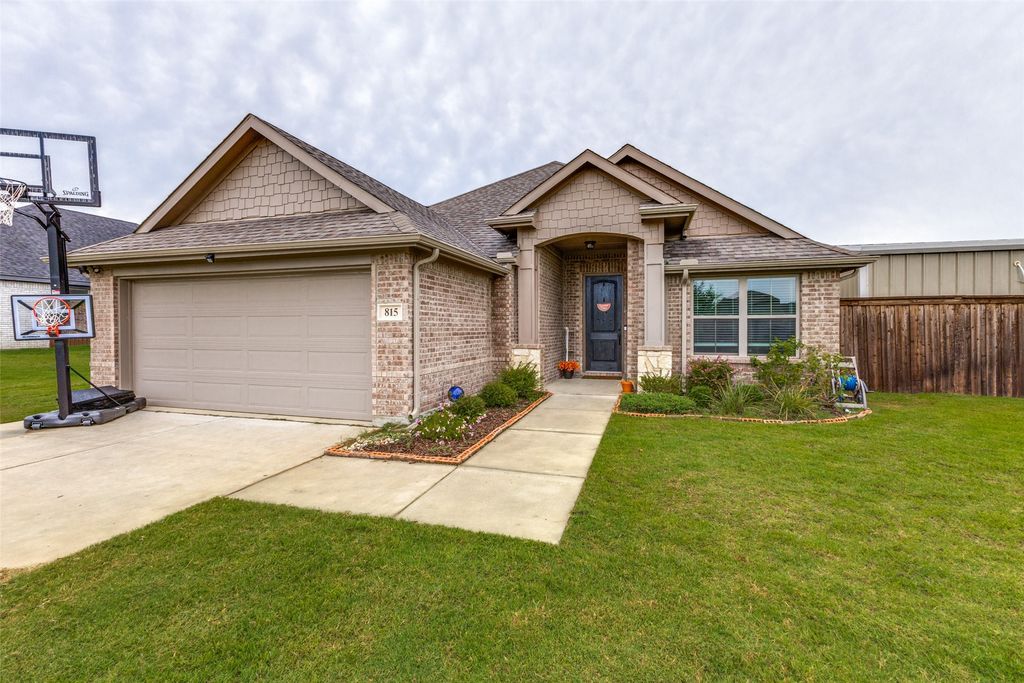 815 Wolf Springs Road, Ferris, TX 75125