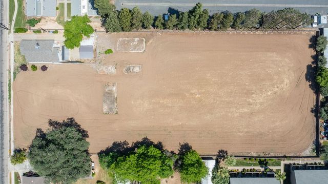 5458 E Tulare Street, Fresno, CA 93727