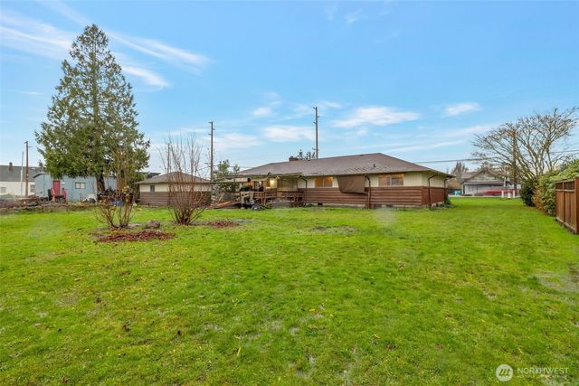 6216 20th Street E, Fife, WA 98424