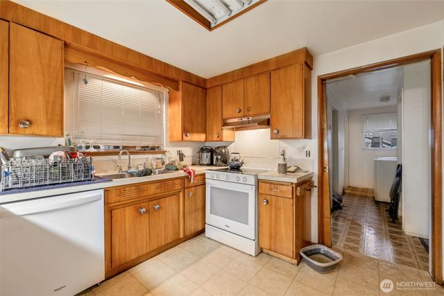 6216 20th Street E, Fife, WA 98424