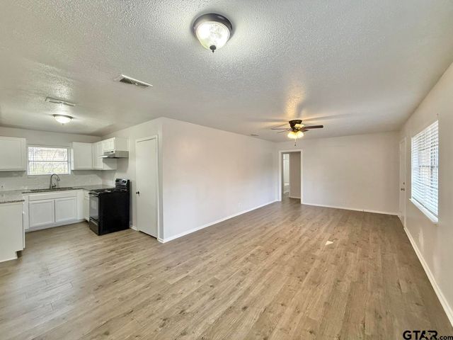 533 Bandera, Tyler, TX 75702