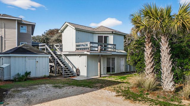 472 Myrtle Avenue, Pawleys Island, SC 29585