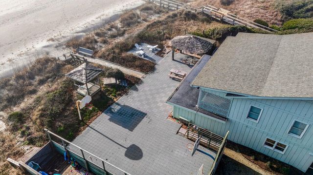 472 Myrtle Avenue, Pawleys Island, SC 29585