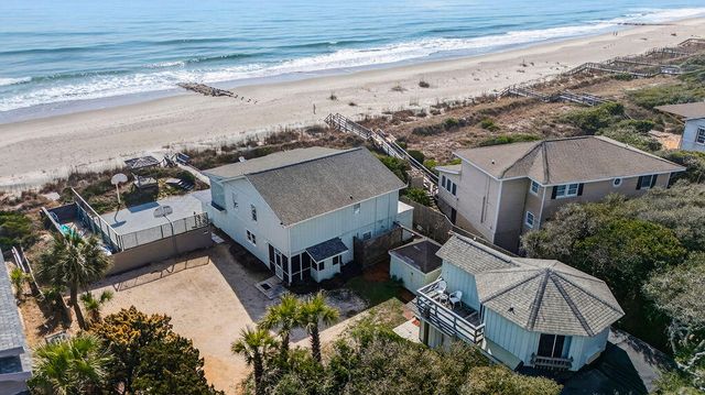 472 Myrtle Avenue, Pawleys Island, SC 29585