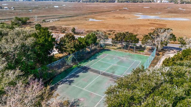 472 Myrtle Avenue, Pawleys Island, SC 29585