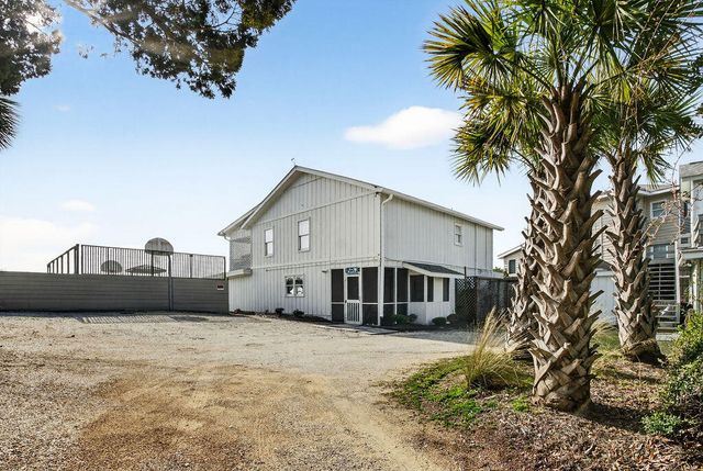 472 Myrtle Avenue, Pawleys Island, SC 29585