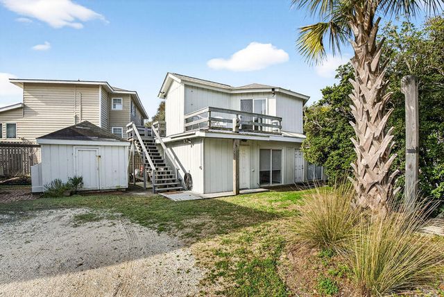 472 Myrtle Avenue, Pawleys Island, SC 29585