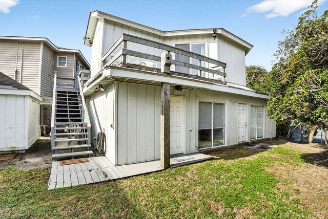 472 Myrtle Avenue, Pawleys Island, SC 29585