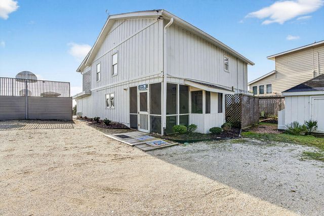 472 Myrtle Avenue, Pawleys Island, SC 29585