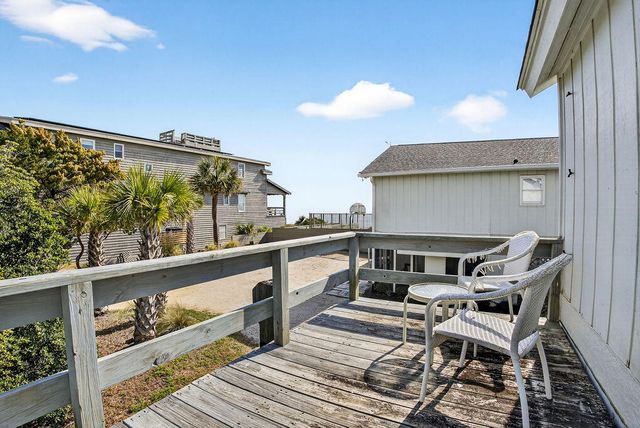 472 Myrtle Avenue, Pawleys Island, SC 29585
