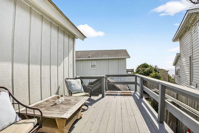 472 Myrtle Avenue, Pawleys Island, SC 29585