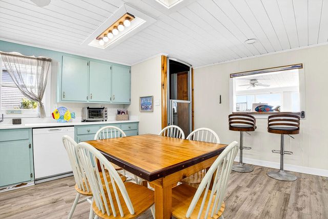 472 Myrtle Avenue, Pawleys Island, SC 29585