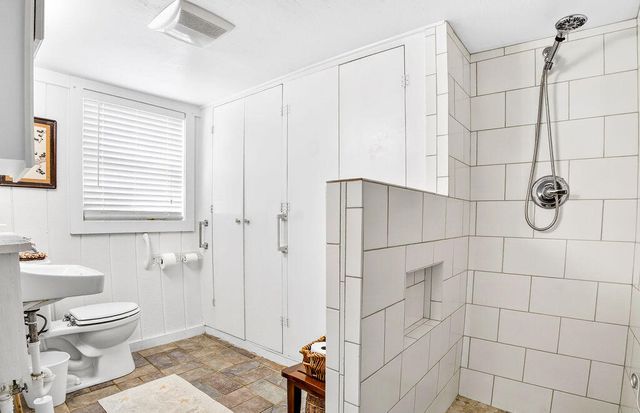 472 Myrtle Avenue, Pawleys Island, SC 29585