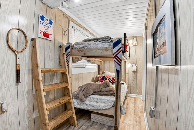 472 Myrtle Avenue, Pawleys Island, SC 29585