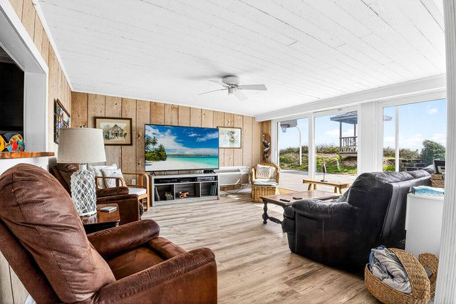 472 Myrtle Avenue, Pawleys Island, SC 29585