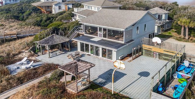 472 Myrtle Avenue, Pawleys Island, SC 29585