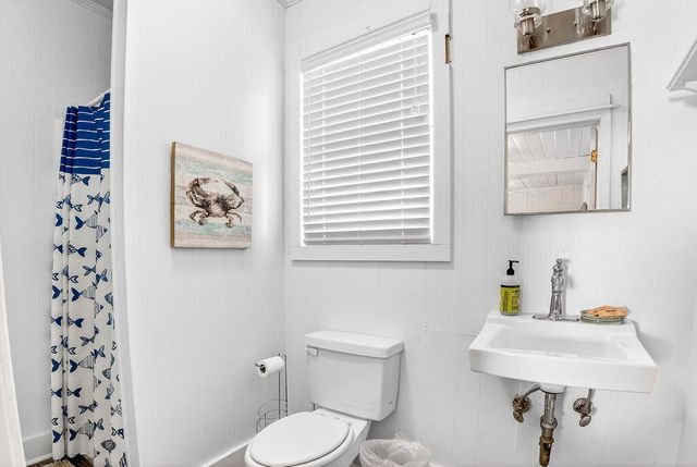 472 Myrtle Avenue, Pawleys Island, SC 29585