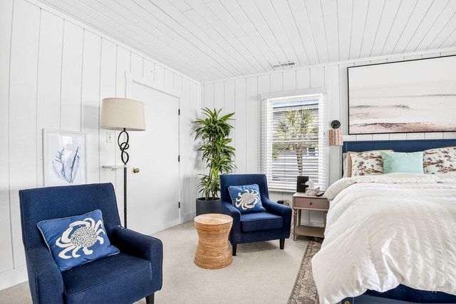 472 Myrtle Avenue, Pawleys Island, SC 29585