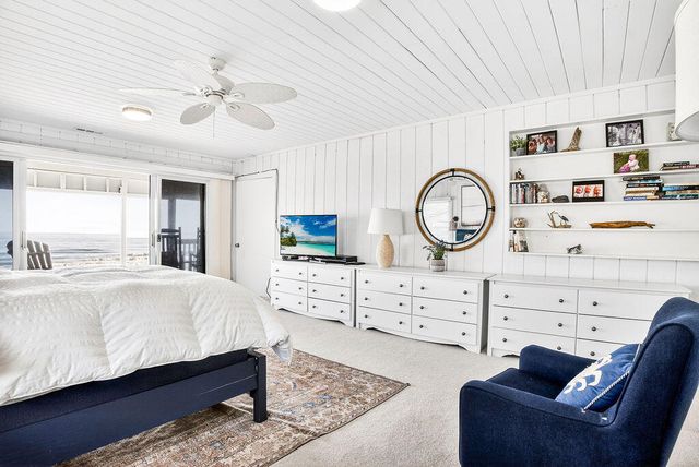 472 Myrtle Avenue, Pawleys Island, SC 29585