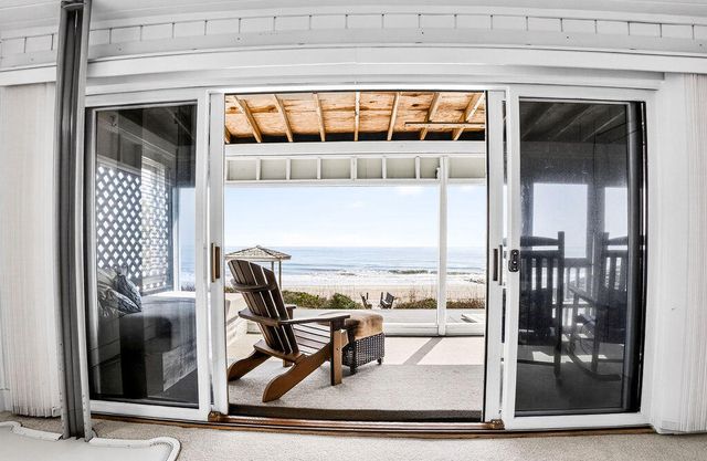 472 Myrtle Avenue, Pawleys Island, SC 29585