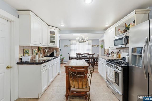 181 Phelps Avenue, Bergenfield, NJ 07621