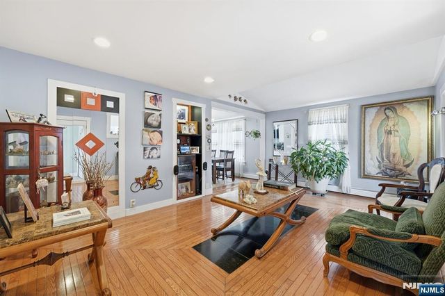 181 Phelps Avenue, Bergenfield, NJ 07621