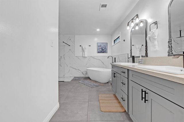 8910 MAGNOLIA LEAF CV, Memphis, TN 38018