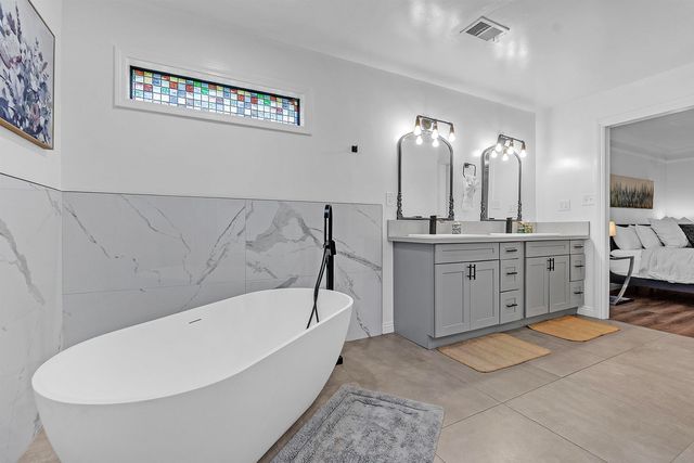 8910 MAGNOLIA LEAF CV, Memphis, TN 38018