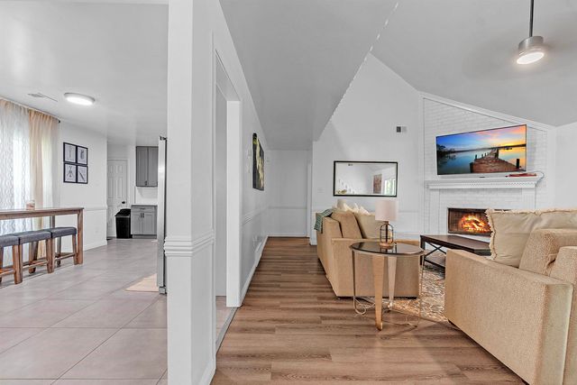 8910 MAGNOLIA LEAF CV, Memphis, TN 38018