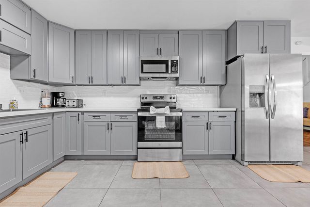 8910 MAGNOLIA LEAF CV, Memphis, TN 38018