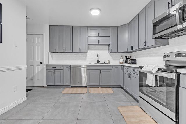 8910 MAGNOLIA LEAF CV, Memphis, TN 38018