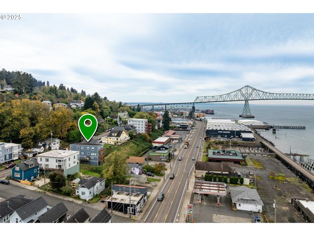 146 BOND St, Astoria, OR 97103