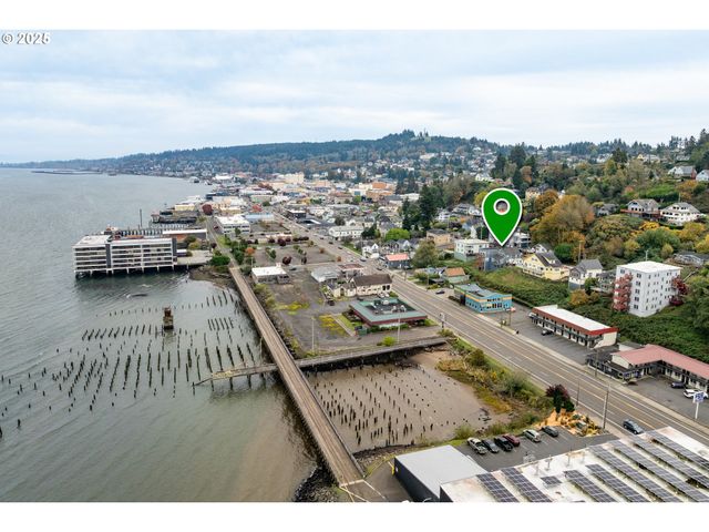 146 BOND St, Astoria, OR 97103