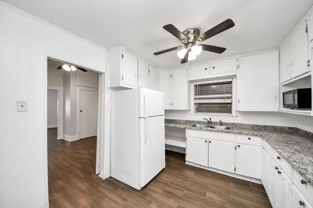 1213 28th Street, Galveston, TX 77550