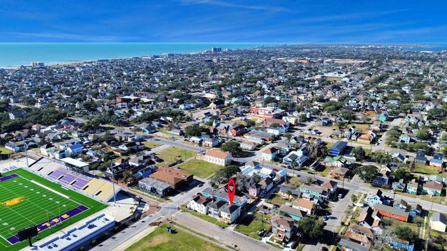 1213 28th Street, Galveston, TX 77550