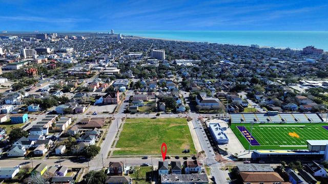 1213 28th Street, Galveston, TX 77550