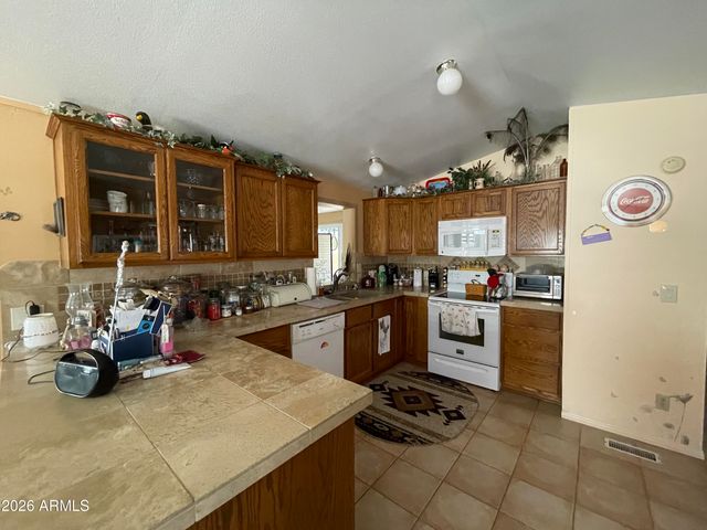 311 S PIEDRA NEGRA Drive, Queen Valley, AZ 85118