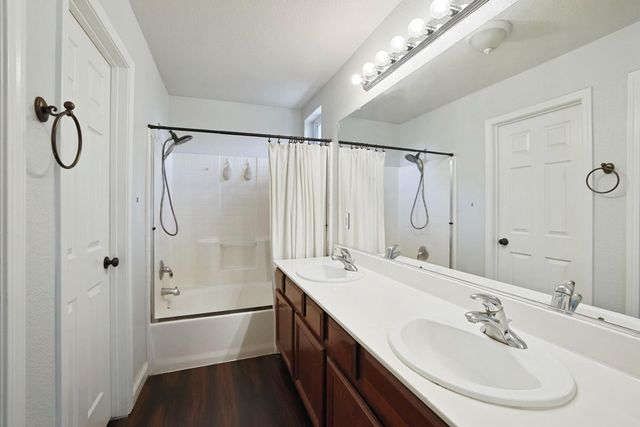 2304 Celebration Ln, Turlock, CA 95380