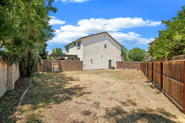 2304 Celebration Ln, Turlock, CA 95380