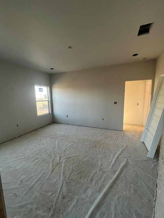 Image 4 of property listing at 305 N 1st Street, Mertzon, TX 76941