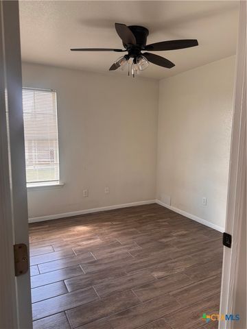 404 W St John Avenue A, Nolanville, TX 76559