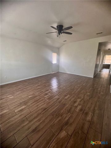 404 W St John Avenue A, Nolanville, TX 76559