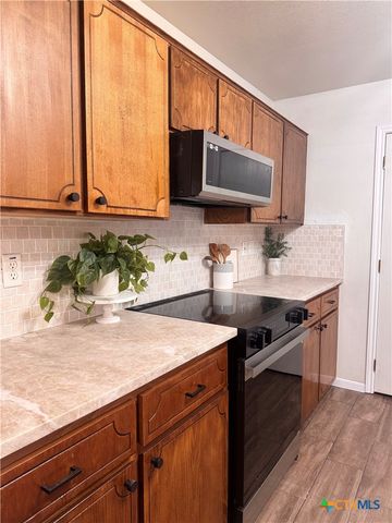 404 W St John Avenue A, Nolanville, TX 76559