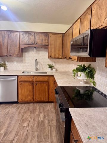 404 W St John Avenue A, Nolanville, TX 76559
