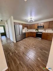 404 W St John Avenue A, Nolanville, TX 76559