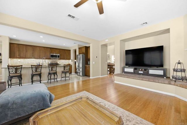 2952 Murcott Way, Escondido, CA 92027