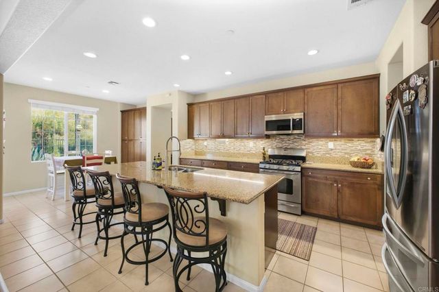 2952 Murcott Way, Escondido, CA 92027