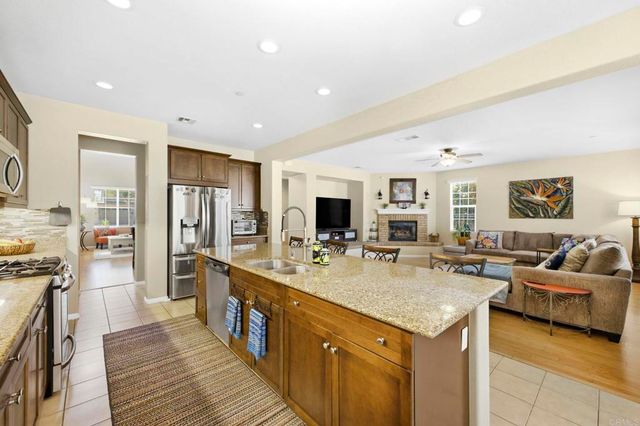 2952 Murcott Way, Escondido, CA 92027