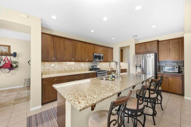 2952 Murcott Way, Escondido, CA 92027